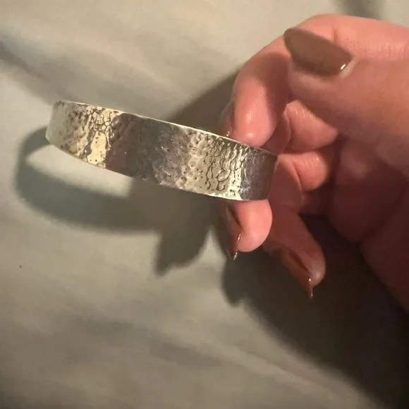 Textured James Avery Silver Bangle Bracelet - Picture 1 of 6